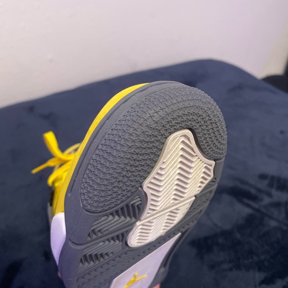 Jordan 4 Retro Lightning - Picture 6 of 7